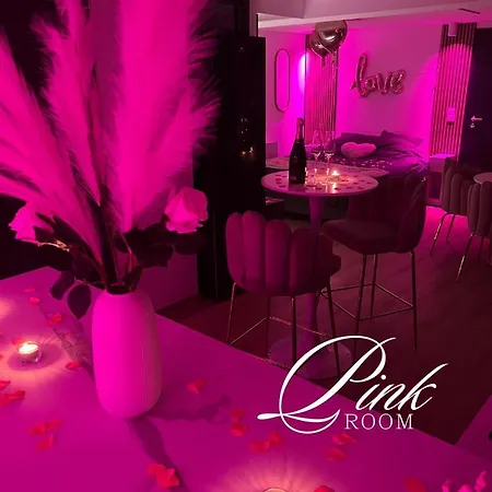 Pink Room By Loveroomeo Pontarlier Exterior photo