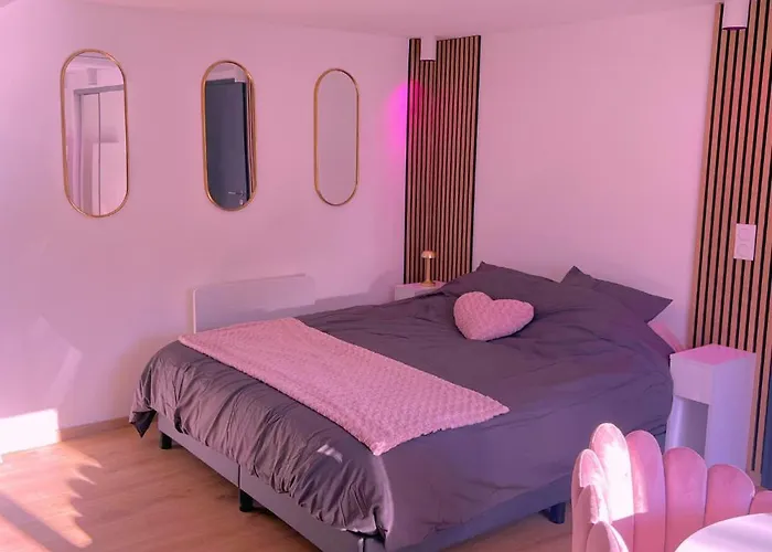 Pink Room By Loveroomeo
