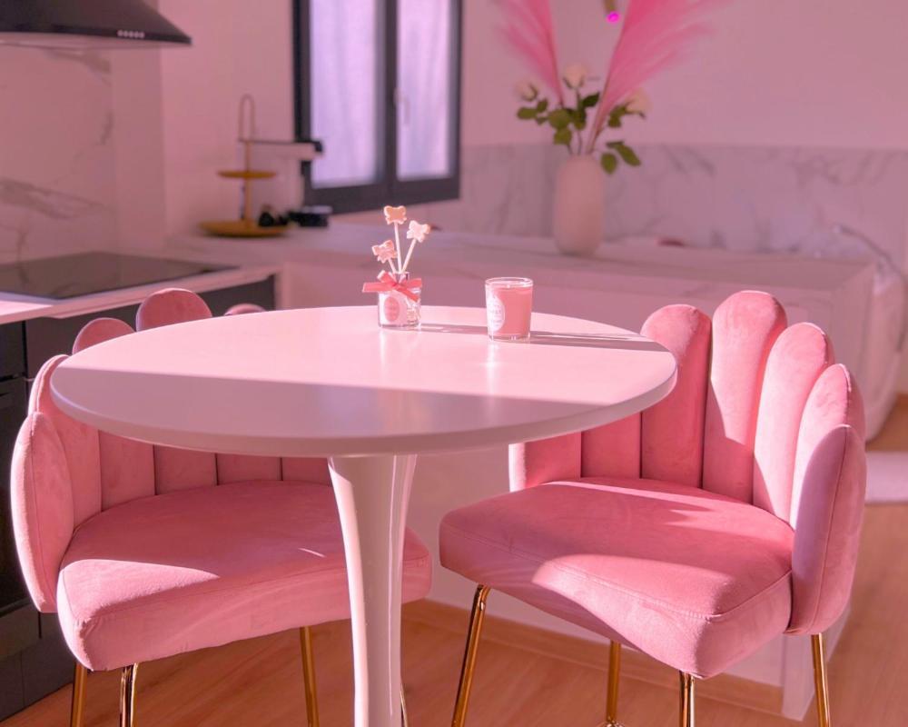 Pink By Loveroomeo