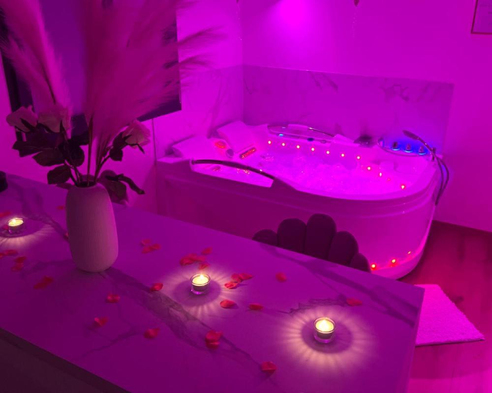 Pink By Loveroomeo Apartment Pontarlier
