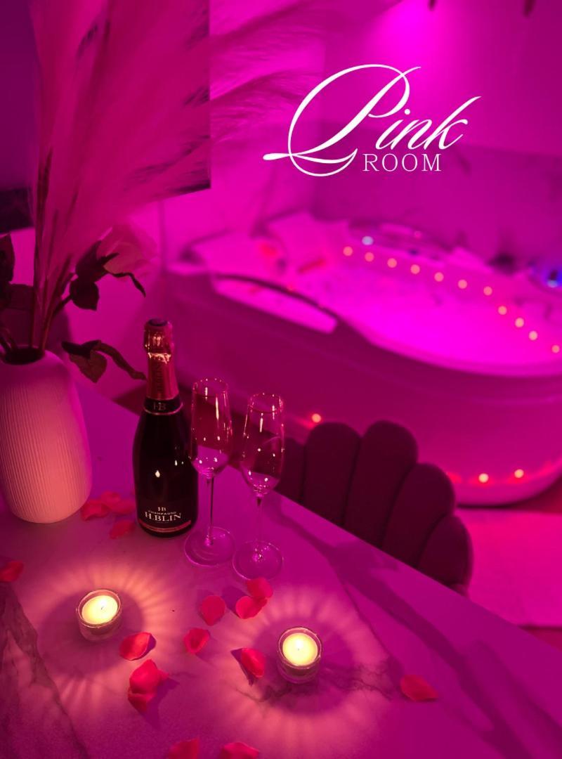 Apartment Pink By Loveroomeo Pontarlier
